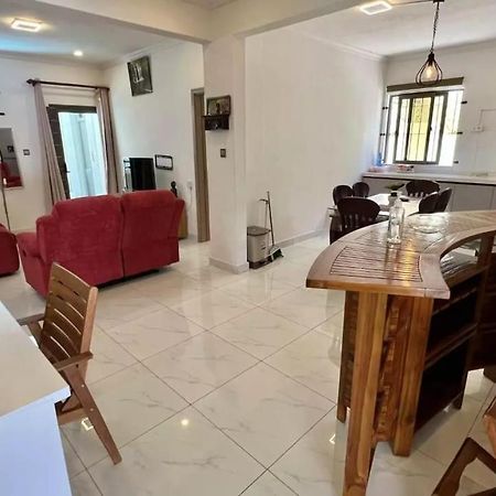 Nayuha Apt B Flic en Flac Luaran gambar